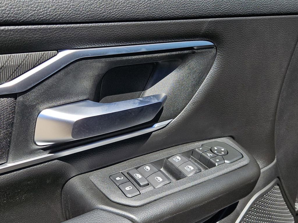 New 2026 RAM 1500 4x4 Crew Cab image 25