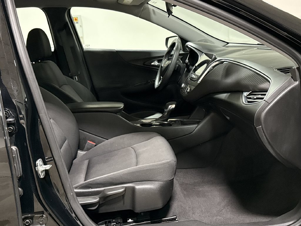 Used 2021 Chevrolet Malibu LT FWD image 22