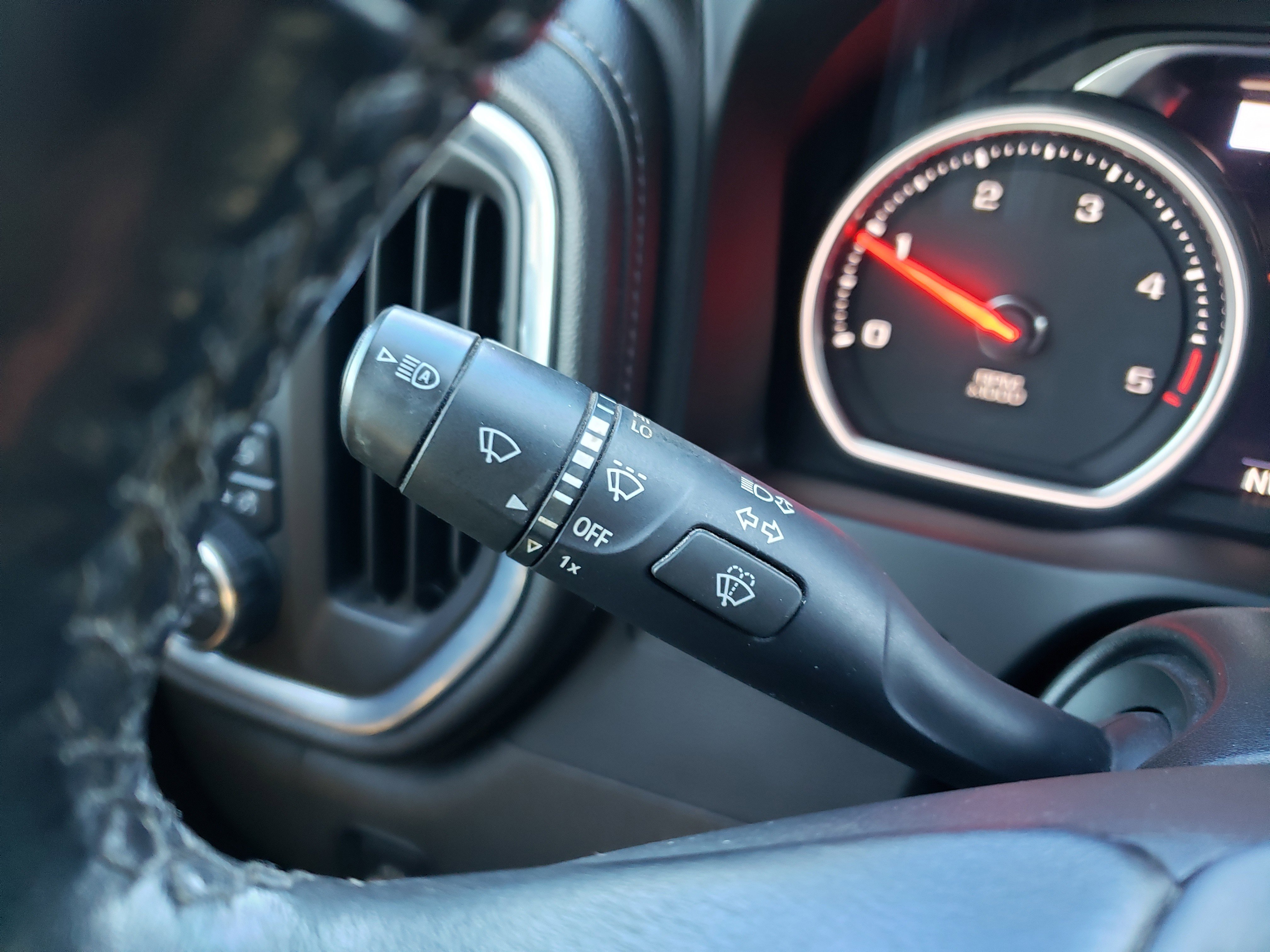 Used 2022 Chevrolet Silverado 2500 LTZ w/ LTZ Premium Package image 17