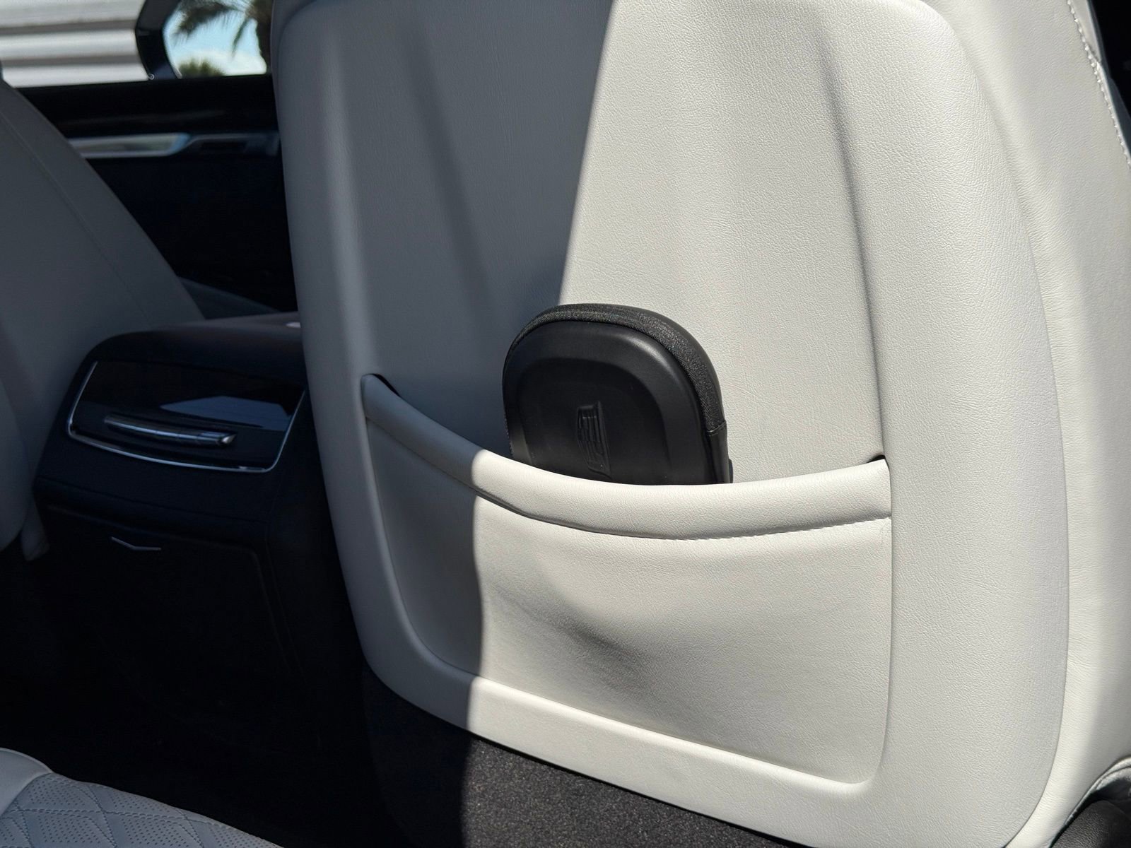 Used 2025 Cadillac Escalade ESV V image 28