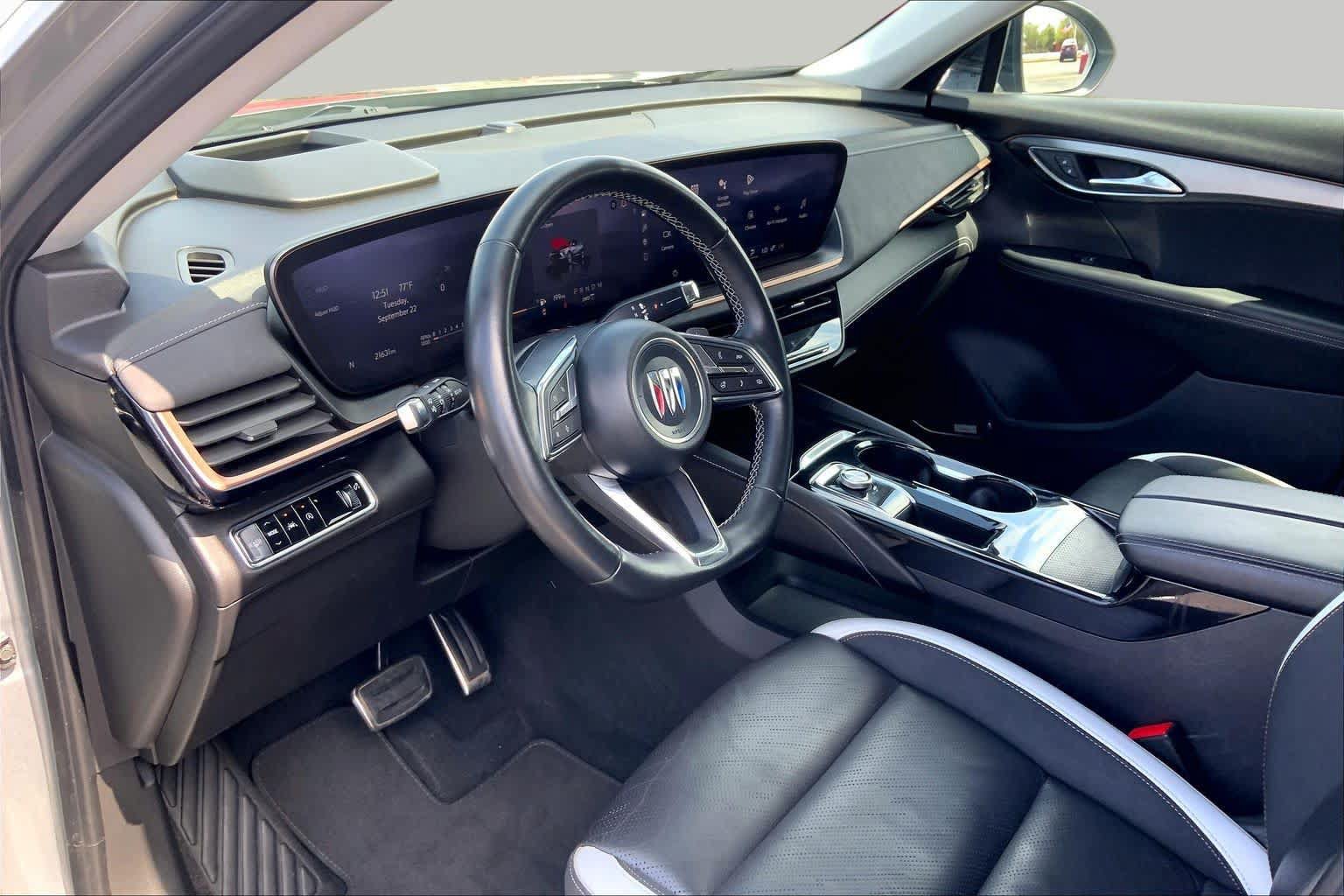 Used 2024 Buick Envision Sport Touring AWD/4WD image 18