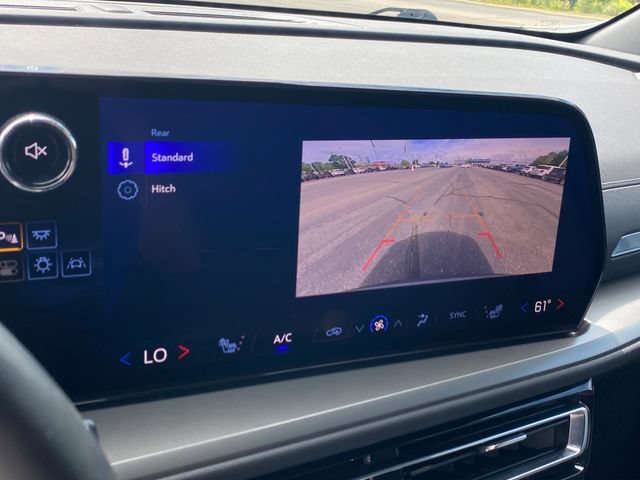 Certified 2025 Chevrolet Traverse LT FWD image 12