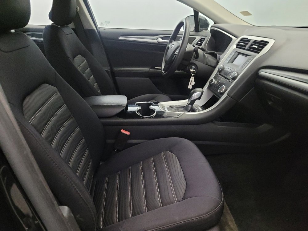 Used 2016 Ford Fusion SE image 21