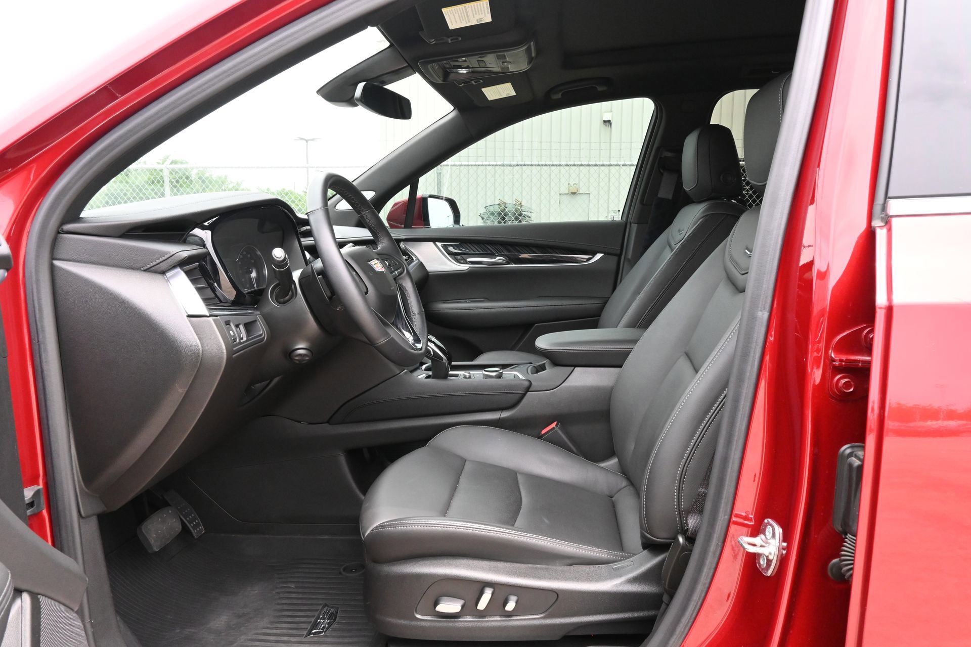 Used 2024 Cadillac XT6 Premium Luxury w/ LPO, Floor Liner Package FWD image 18