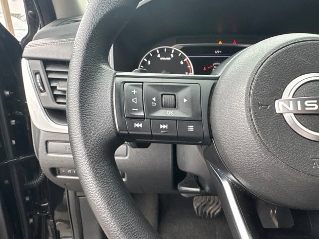 Used 2024 Nissan Rogue S AWD/4WD image 12