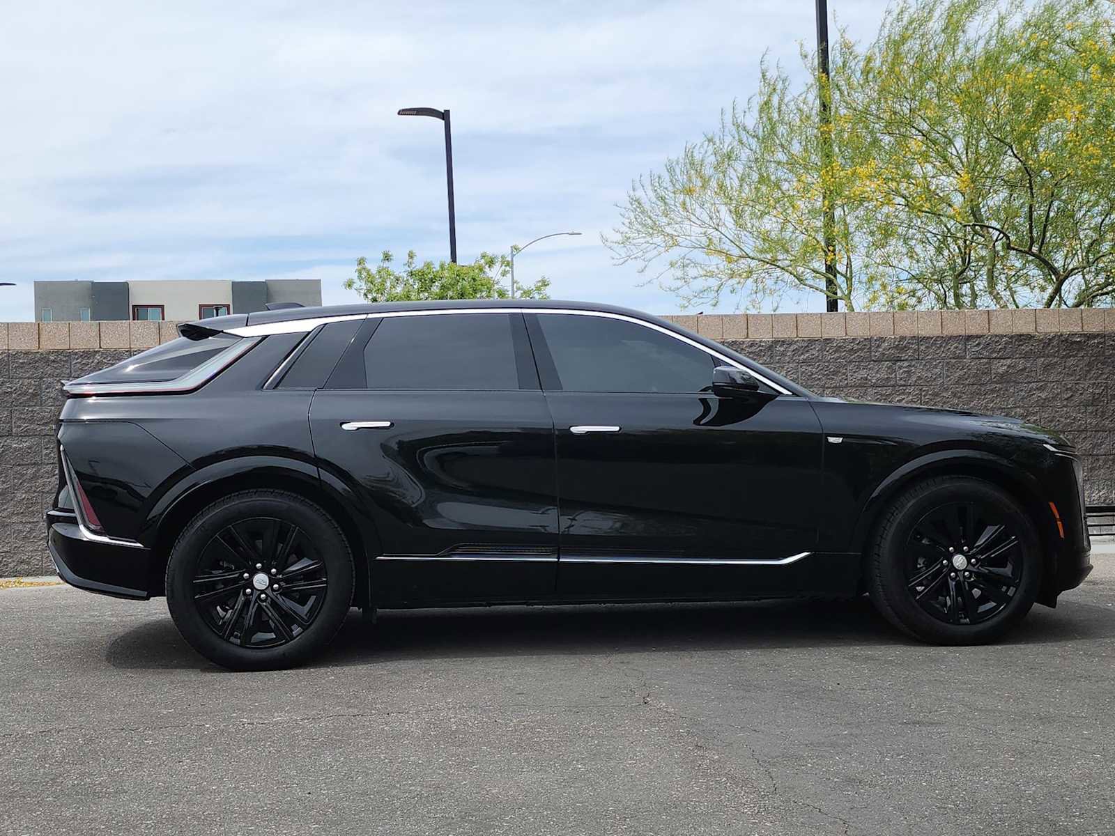 Used 2024 Cadillac Lyriq Tech w/ LPO, Floor Liner Package RWD image 10