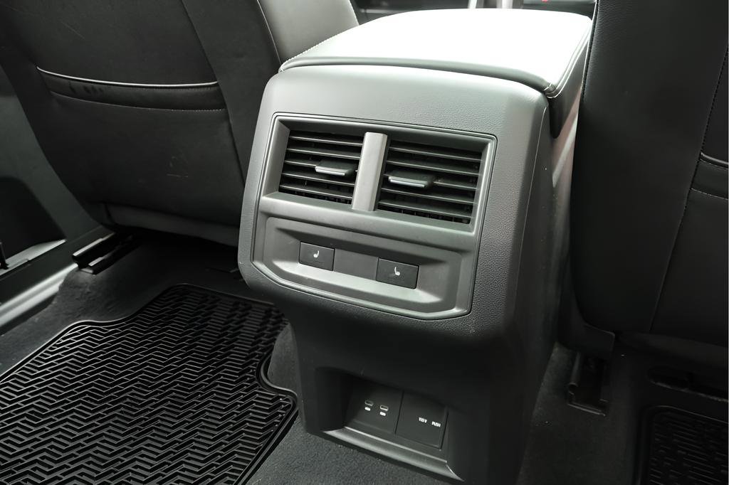 Used 2023 Volkswagen Atlas Cross Sport SEL Premium R-Line image 30