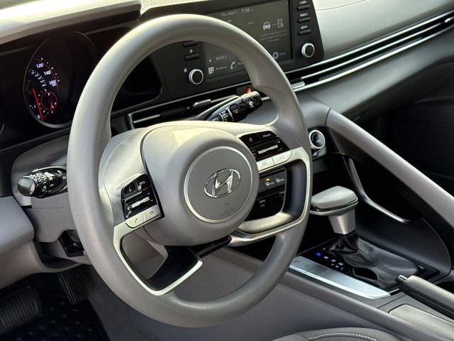 Used 2021 Hyundai Elantra SEL FWD image 15
