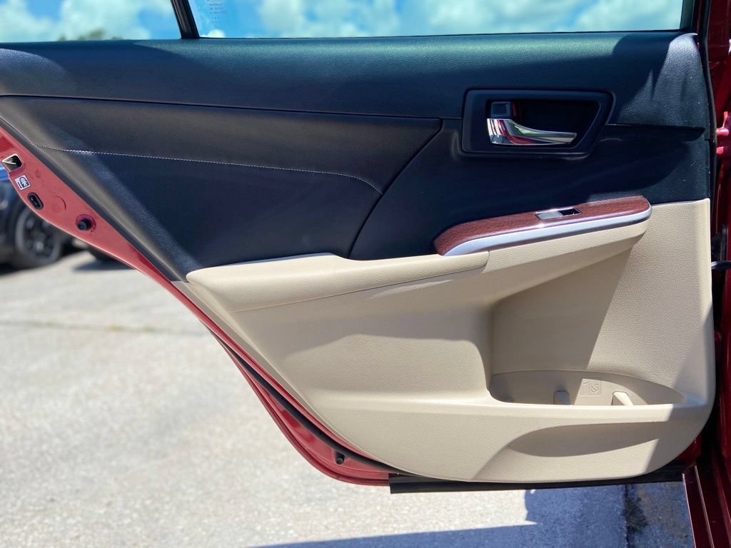 Used 2013 Toyota Camry XLE FWD image 19