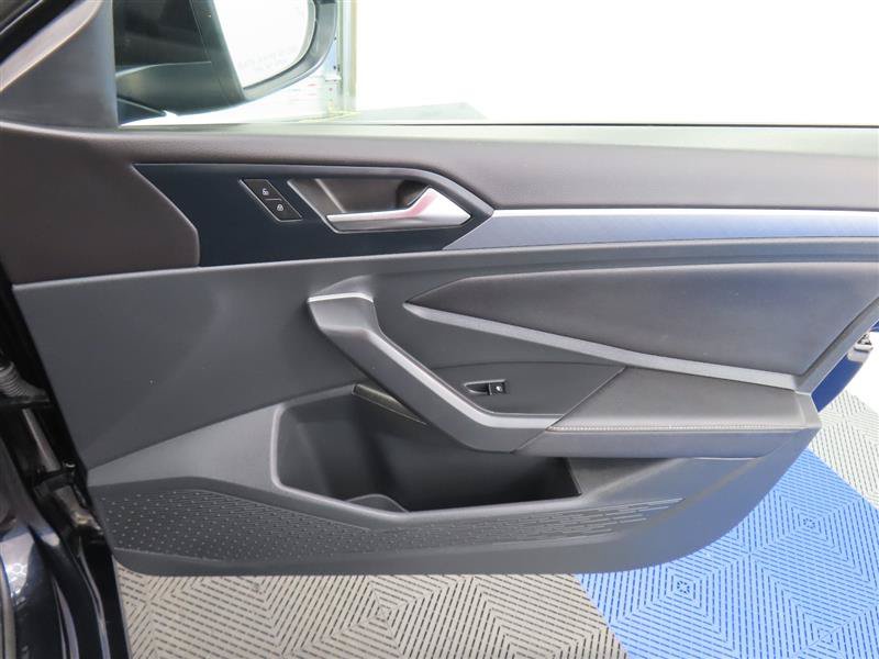 Used 2024 Volkswagen Jetta SE FWD image 29