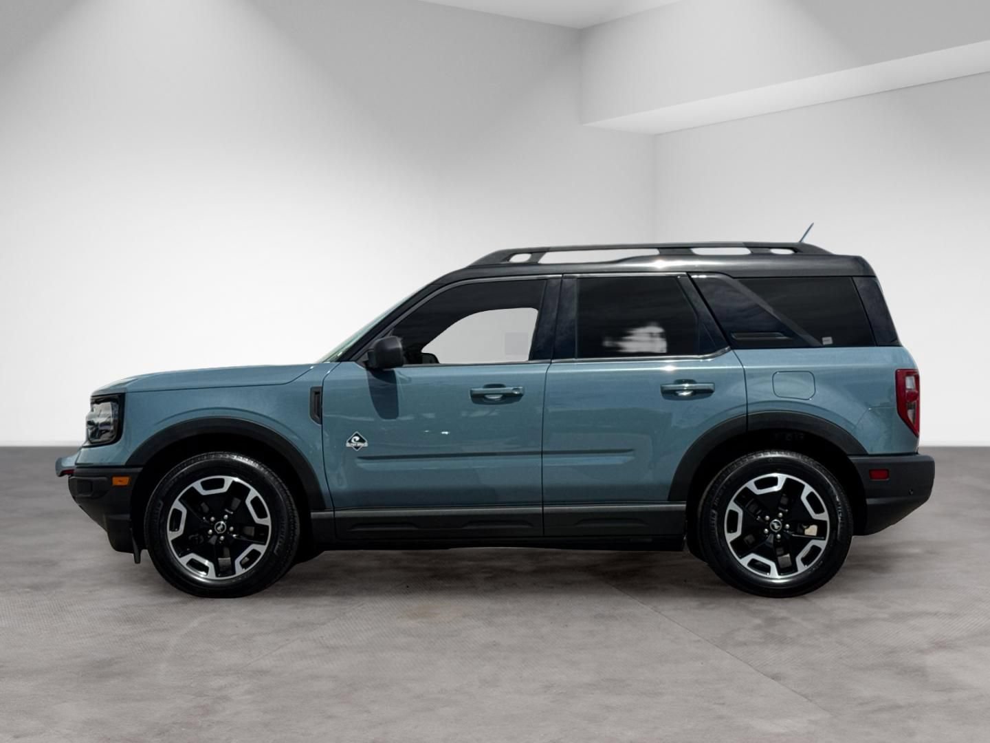 Used 2022 Ford Bronco Sport Outer Banks w/ Tech Package AWD/4WD image 3