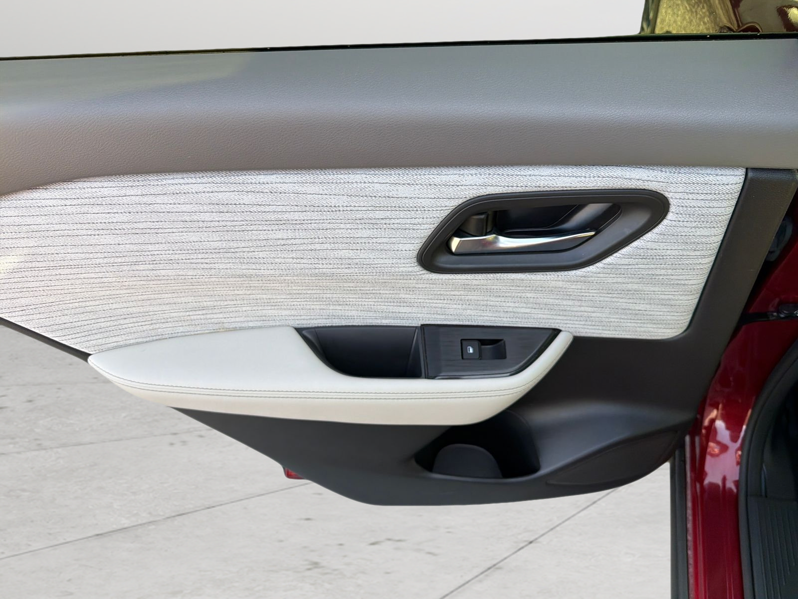 Certified 2023 Nissan Rogue SV FWD image 33