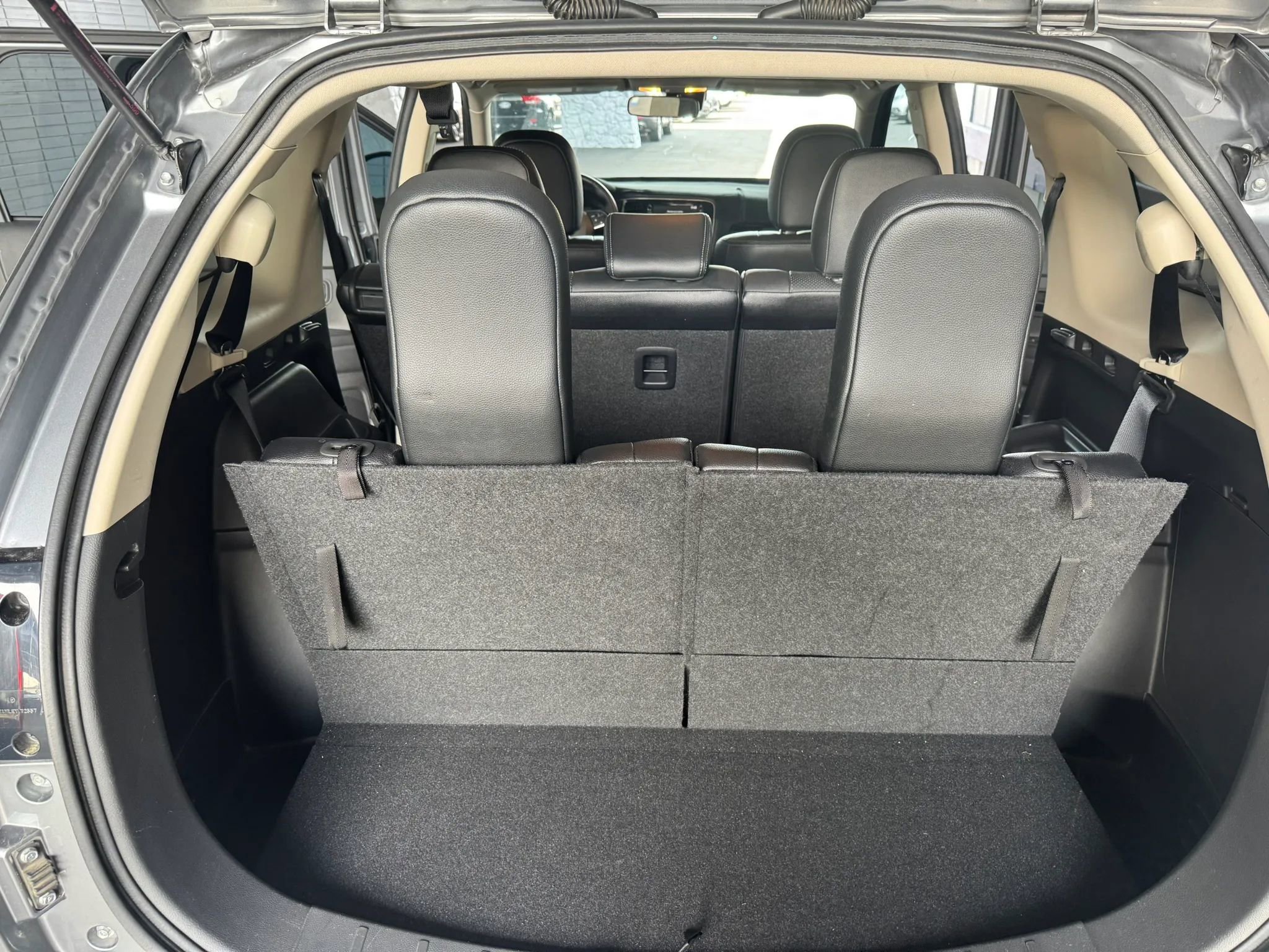Used 2016 Mitsubishi Outlander SEL AWD/4WD image 18