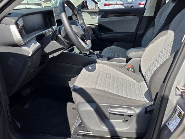 Used 2025 Volkswagen Tiguan S image 5