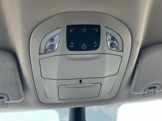 Used 2023 Chrysler Voyager LX FWD image 33