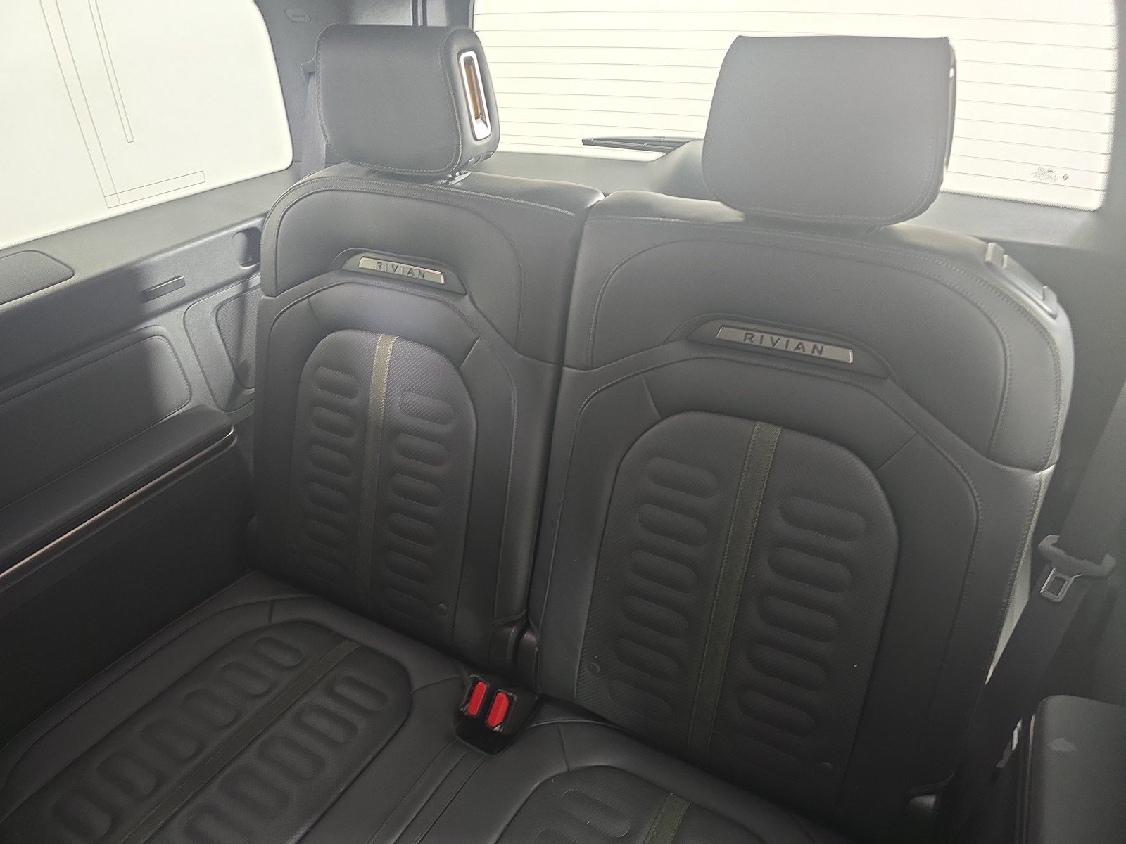 Used 2025 Rivian R1S Adventure AWD/4WD image 22