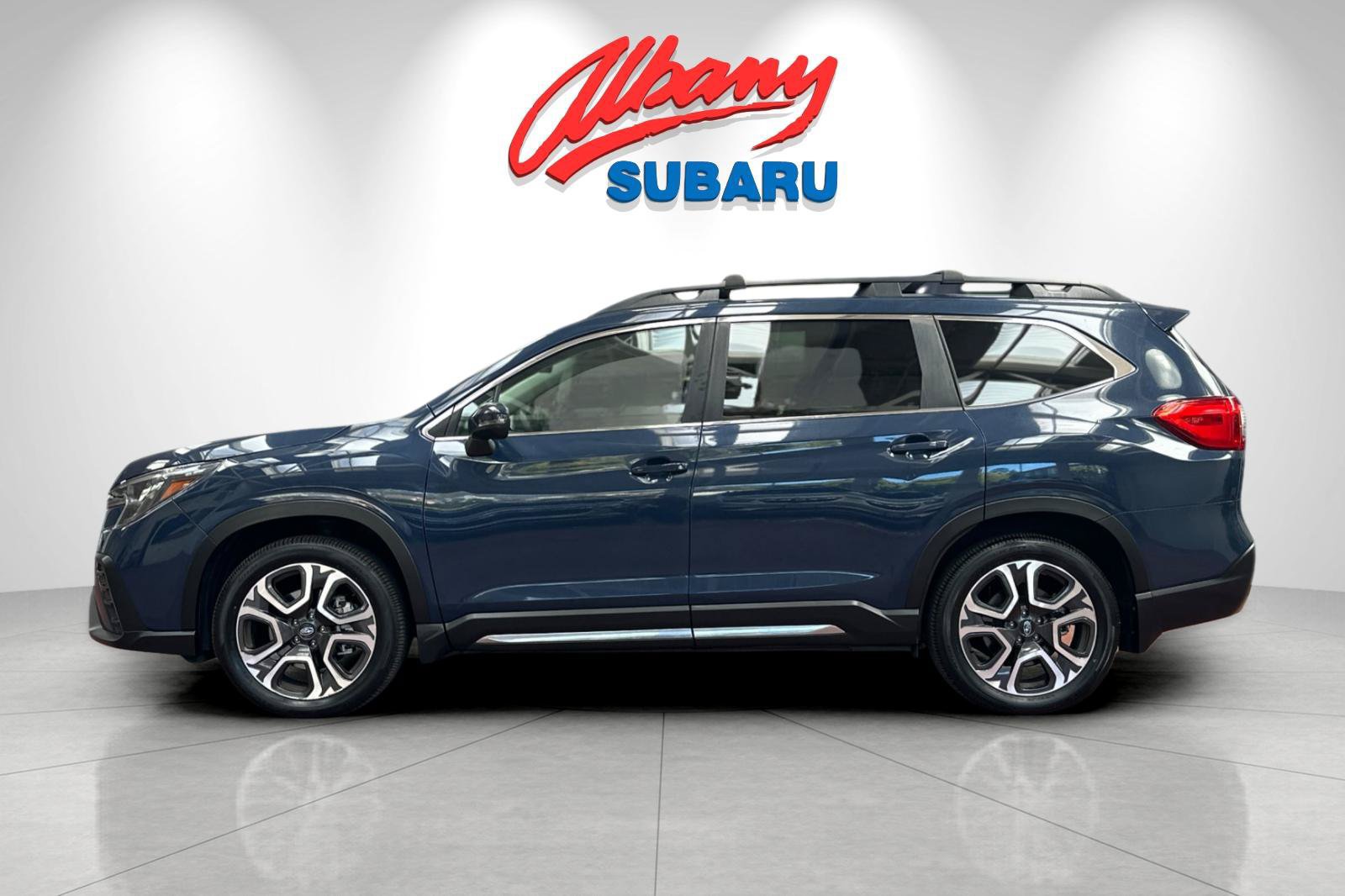 Used 2023 Subaru Ascent Limited w/ Popular Package #2A AWD/4WD image 8