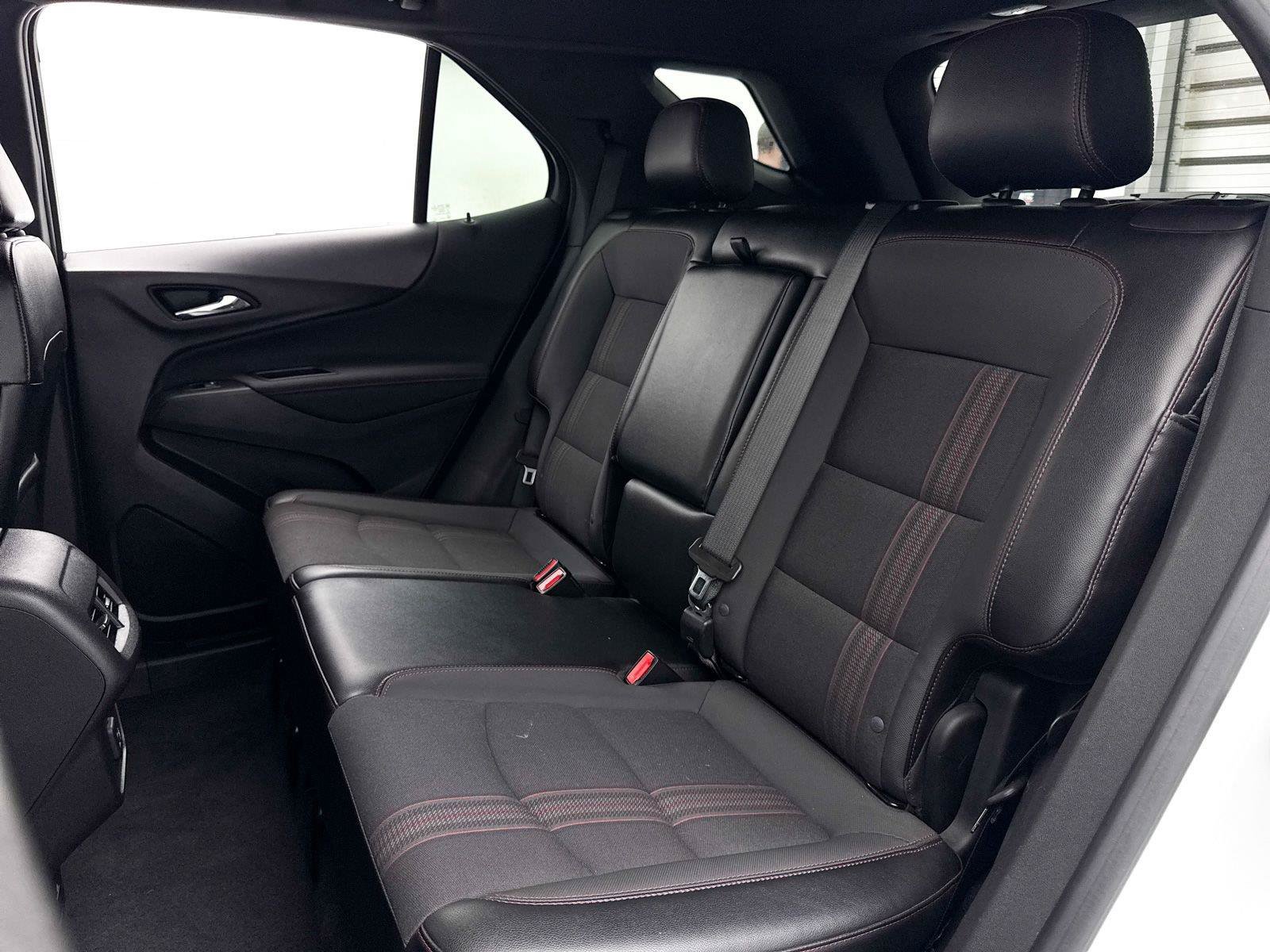 Used 2024 Chevrolet Equinox RS FWD image 28