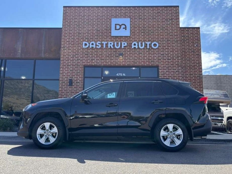 Used 2021 Toyota RAV4 XLE image 6