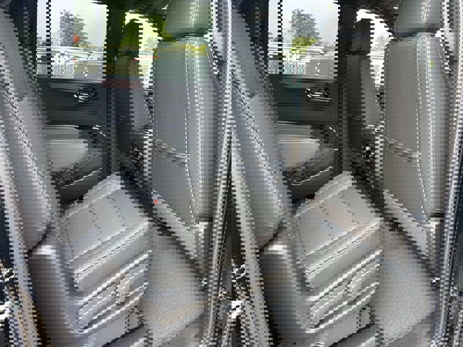 New 2026 GMC Yukon XL Denali image 12