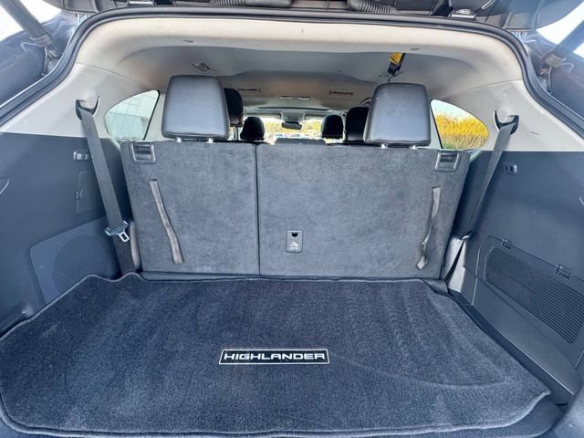 Used 2021 Toyota Highlander Limited image 30