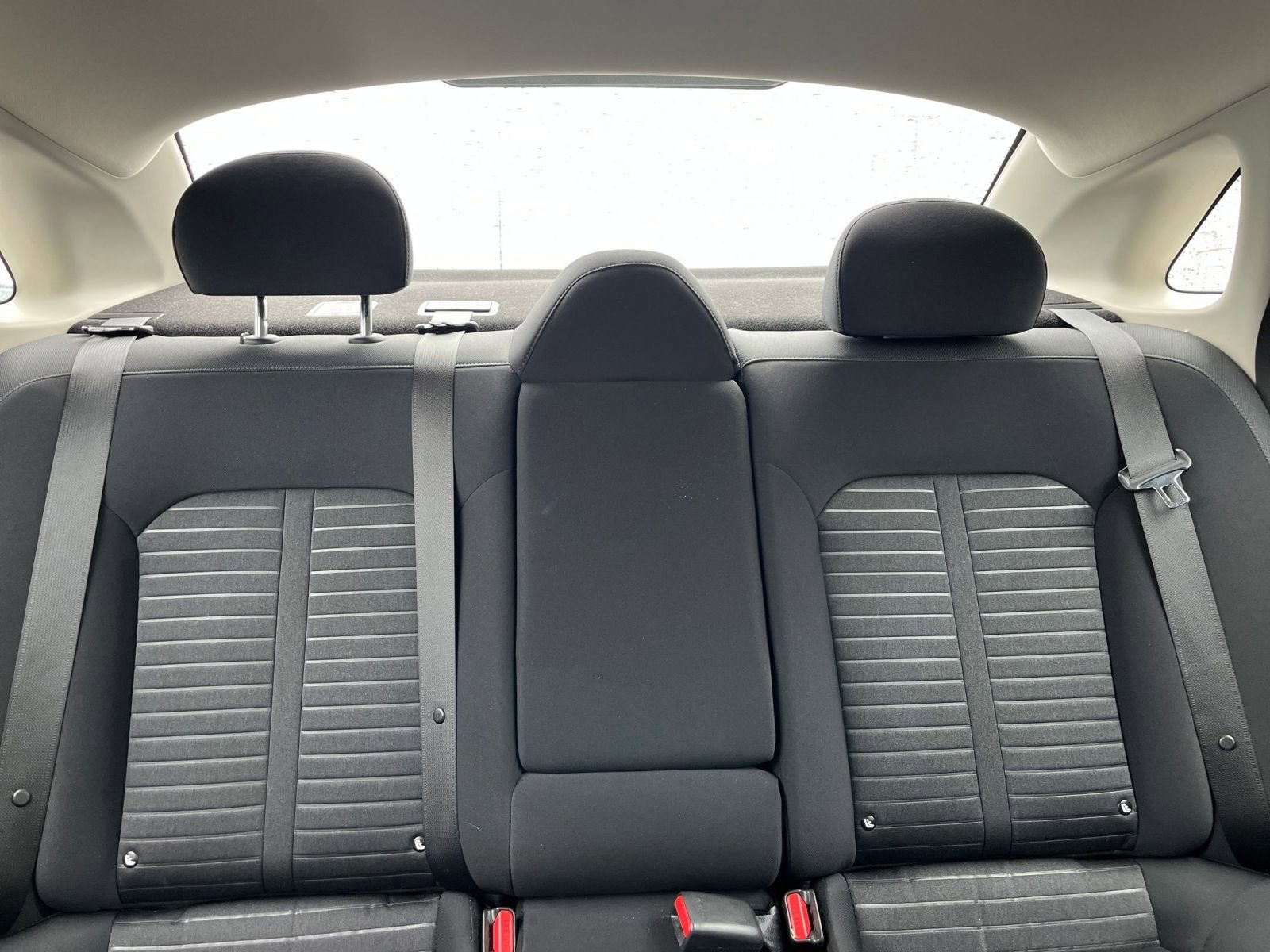 Used 2025 Nissan Versa SV FWD image 38