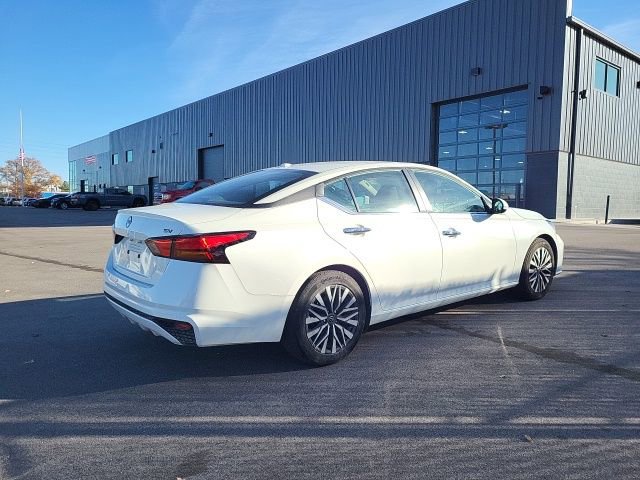 Used 2023 Nissan Altima 2.5 SV image 3