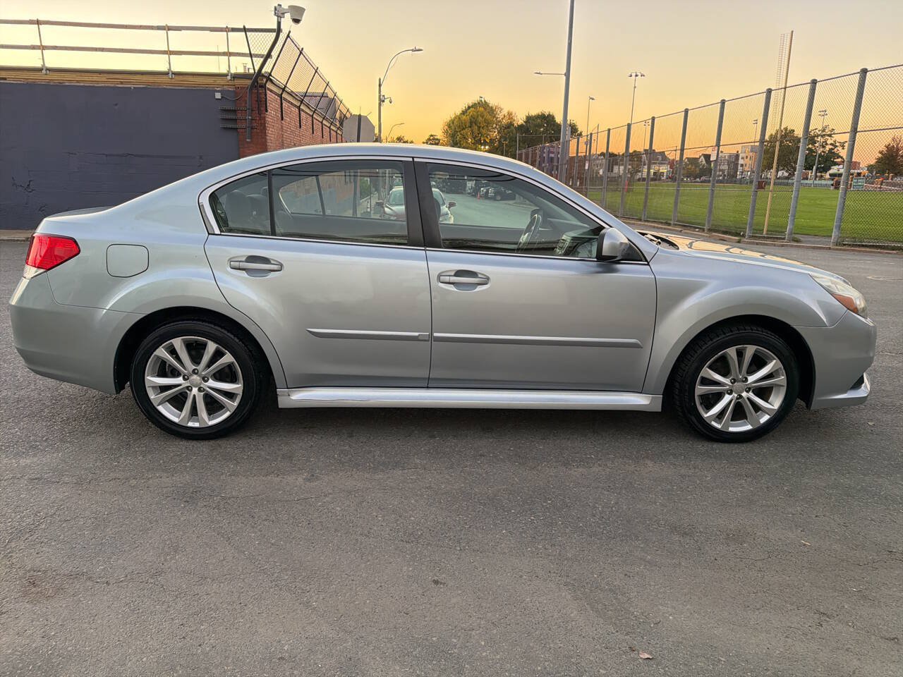 Used 2013 Subaru Legacy 2.5i Premium AWD/4WD image 5