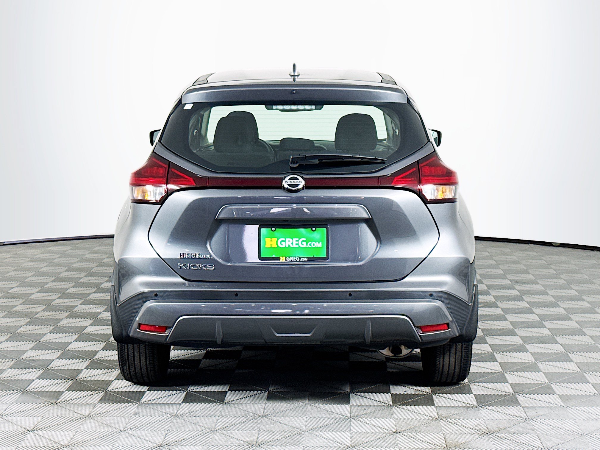 Used 2021 Nissan Kicks S FWD image 7