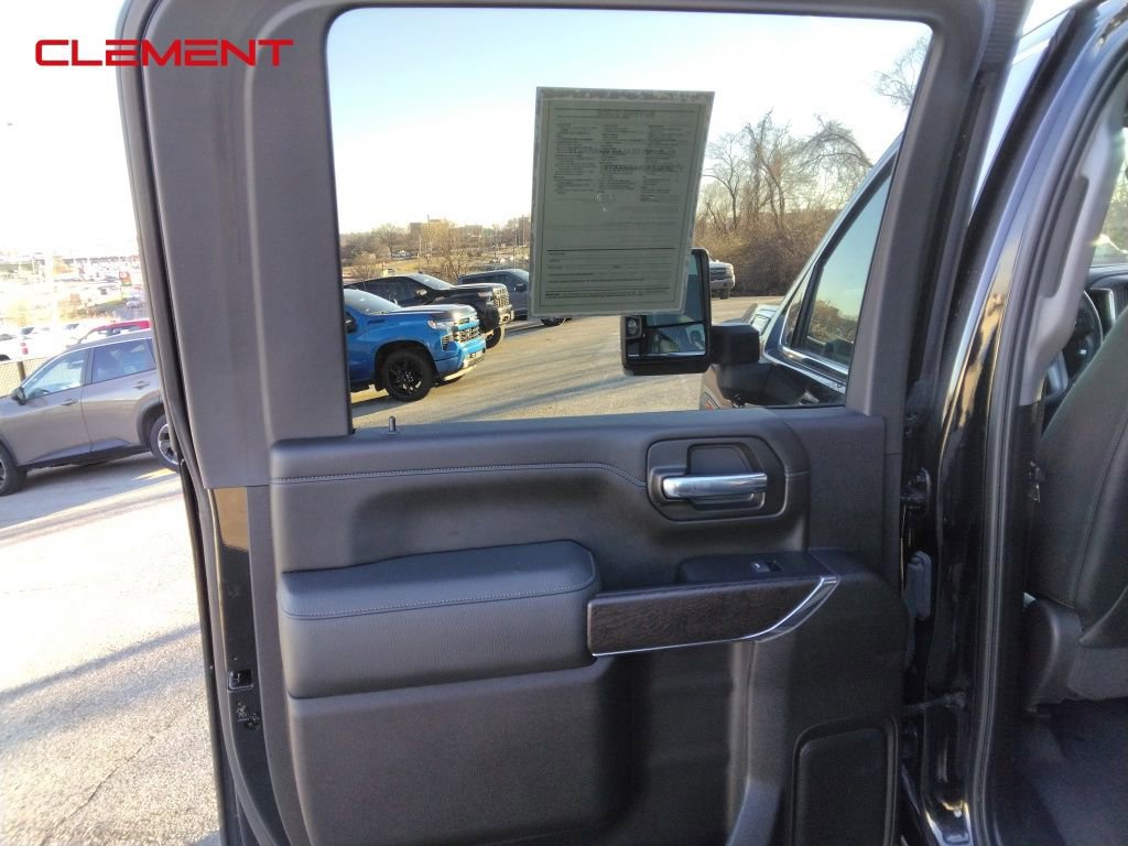 Used 2022 GMC Sierra 3500 Denali w/ Denali Ultimate Package image 29