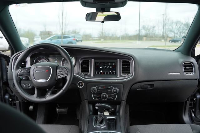 Used 2018 Dodge Charger SXT image 25