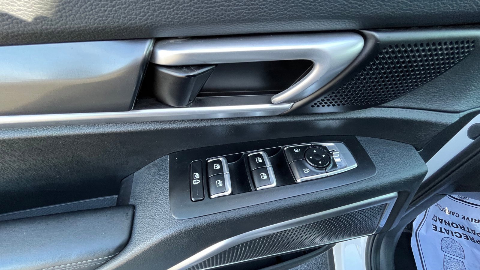 Used 2025 Kia Telluride S AWD/4WD image 13