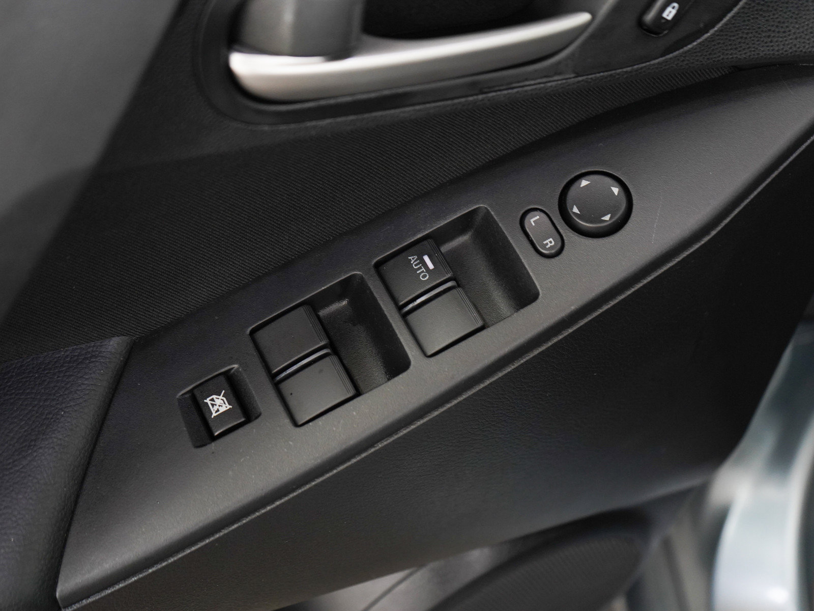 Used 2012 MAZDA MAZDA3 i Touring FWD image 18