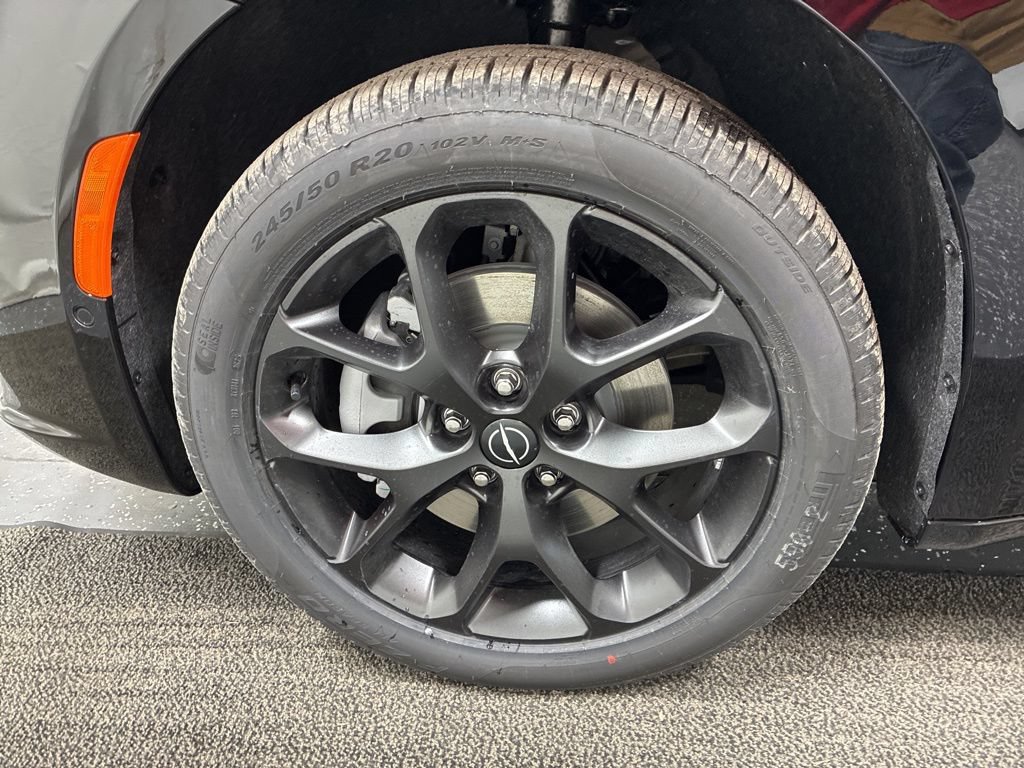 New 2026 Chrysler Pacifica Select w/ S Appearance Package AWD/4WD image 9