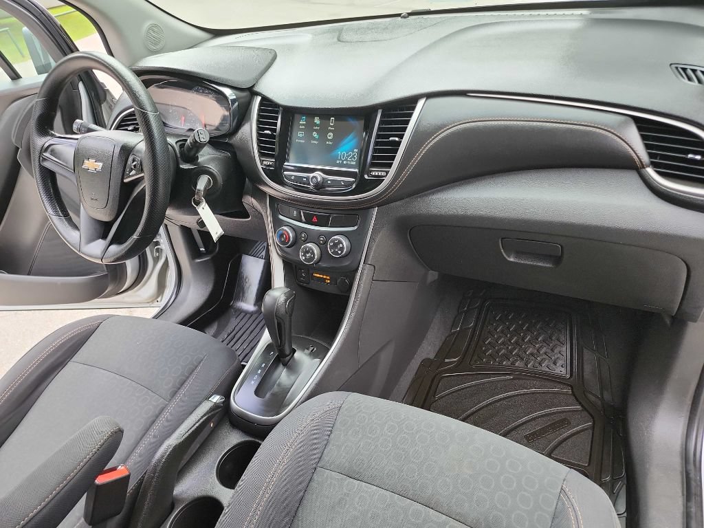 Used 2017 Chevrolet Trax LS FWD image 31