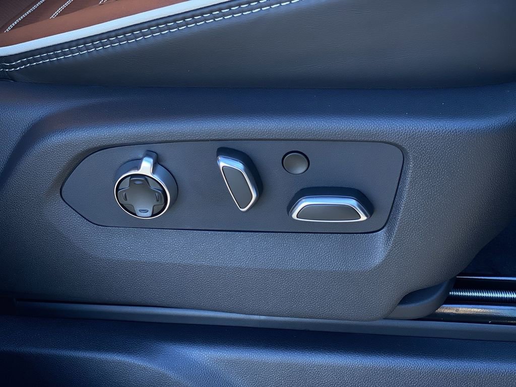 New 2026 GMC Sierra 2500 Denali Ultimate w/ LPO, Black Badging Package image 44