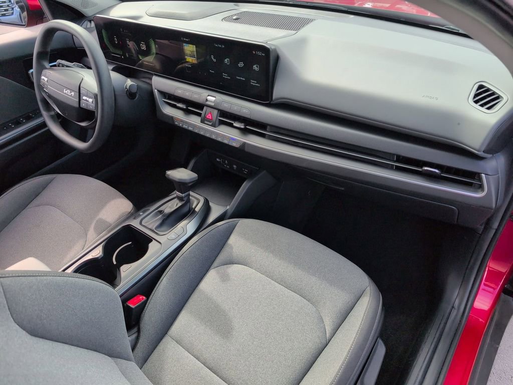 Used 2025 Kia K4 LXS image 32