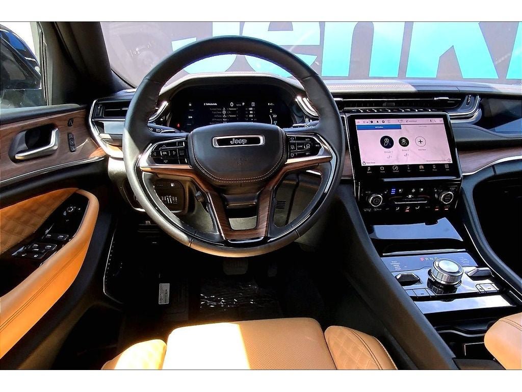 Used 2023 Jeep Grand Cherokee Summit w/ High Altitude Package AWD/4WD image 6