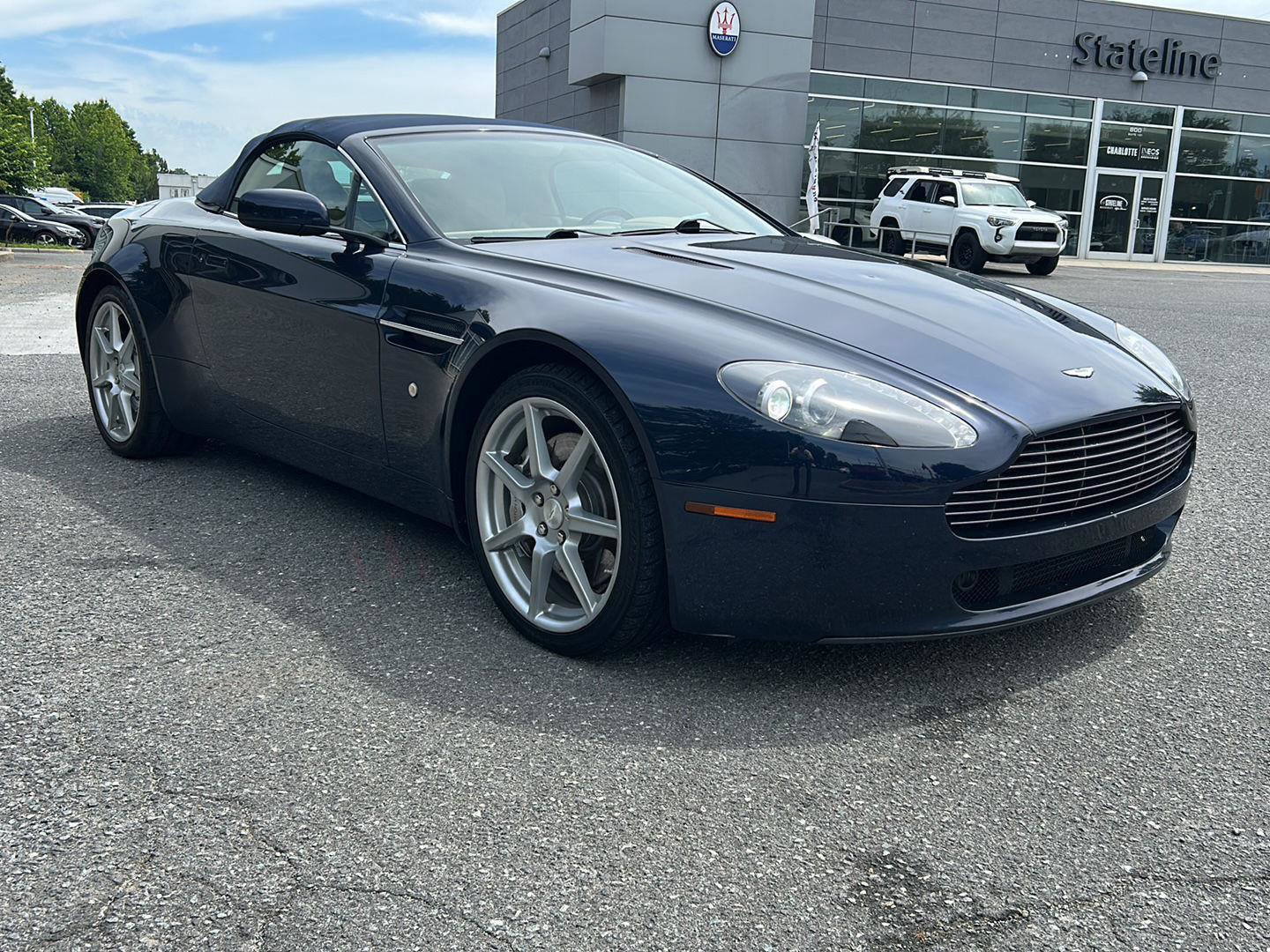 Used 2008 Aston Martin V8 Vantage Roadster RWD image 7