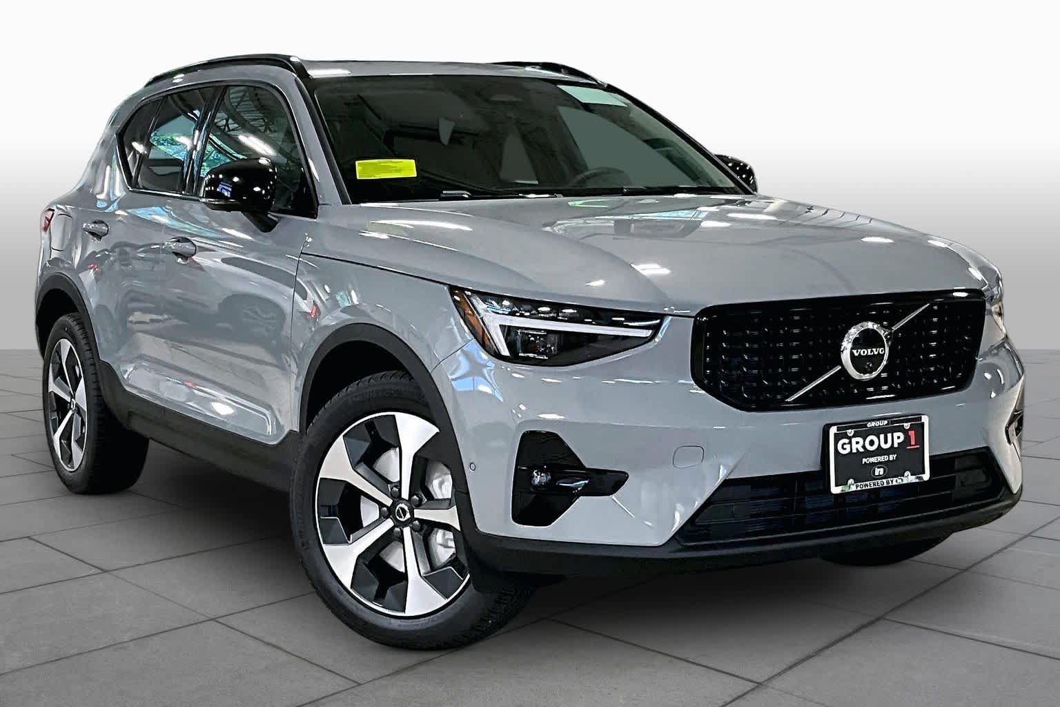 New 2026 Volvo XC40 B5 Plus w/ Protection Package Premier AWD/4WD image 17