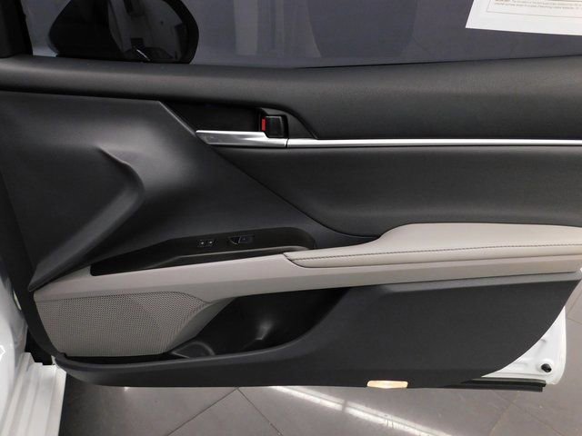 Used 2023 Toyota Camry XLE image 32