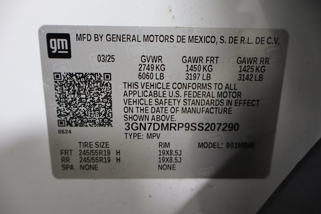 Used 2025 Chevrolet Equinox EV LT FWD image 34