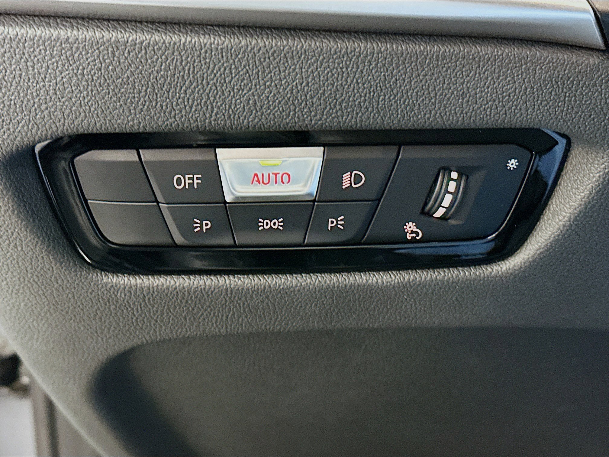 Used 2025 BMW 430i Coupe w/ Premium Package RWD image 17