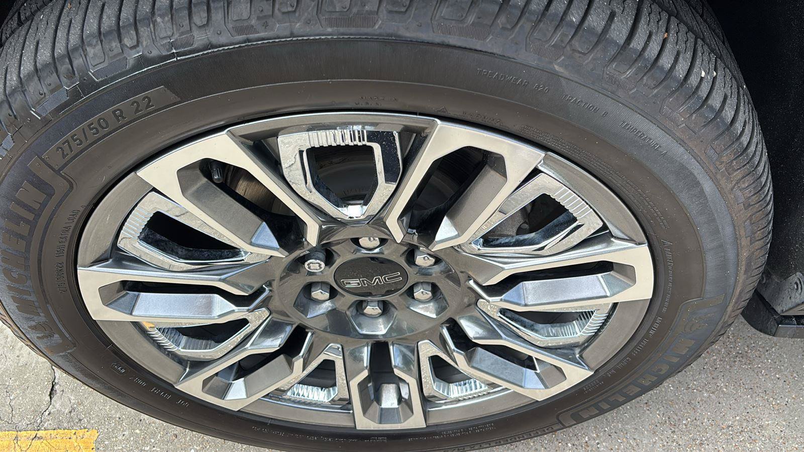Certified 2023 GMC Yukon XL Denali Ultimate w/ LPO, Floor Liner Package AWD/4WD image 13