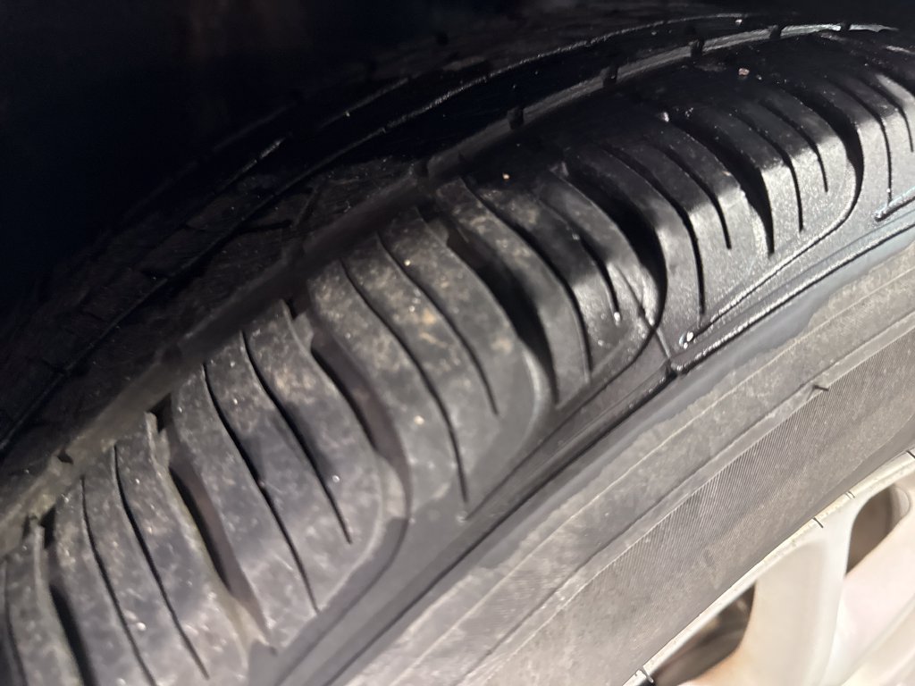 Used 2023 Chrysler Pacifica Touring-L FWD image 48