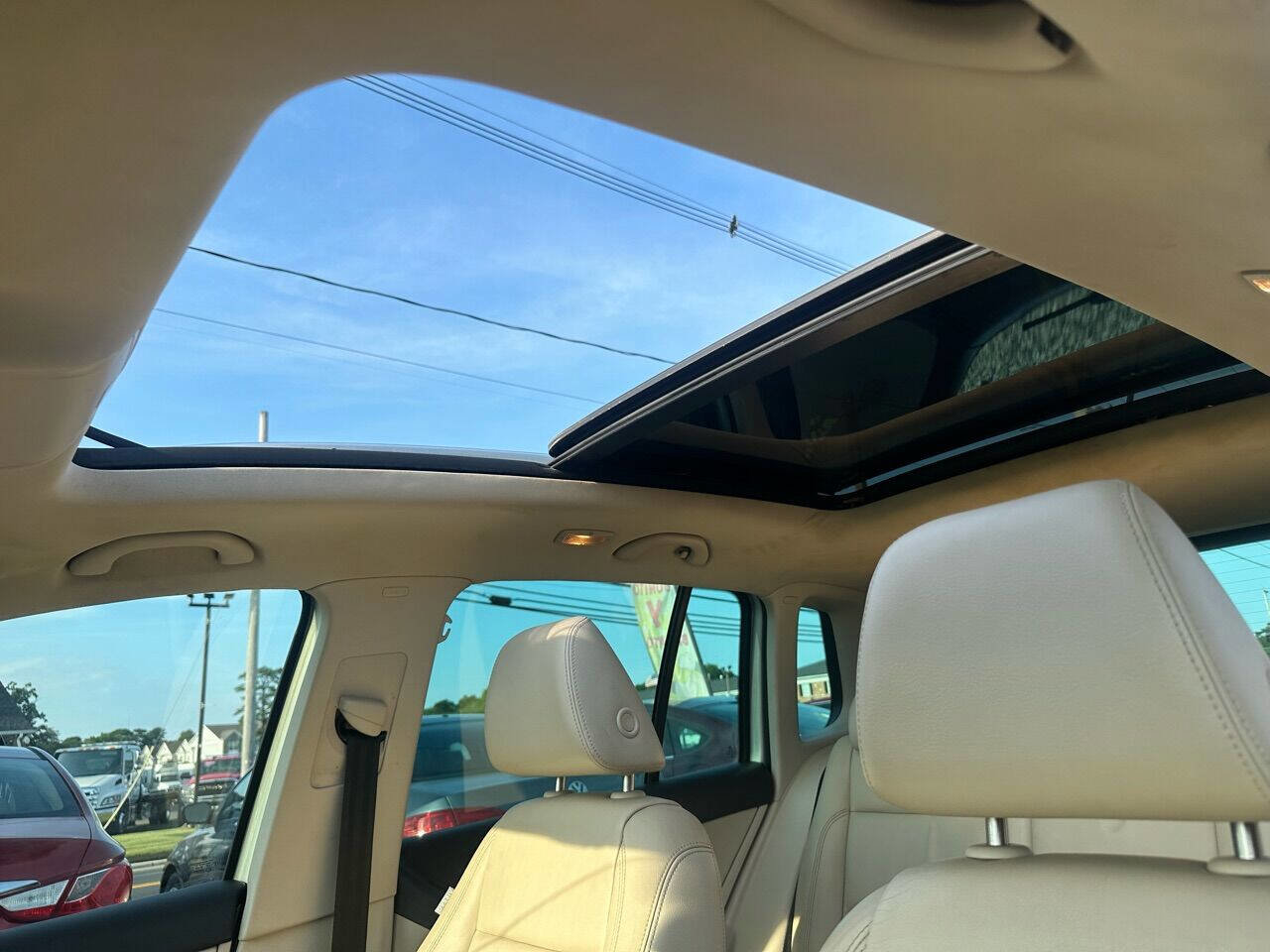 Used 2010 Volkswagen Tiguan Wolfsburg Edition image 22