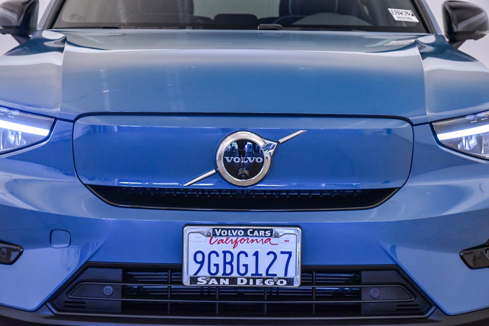 Certified 2023 Volvo C40 P8 Recharge Plus image 8