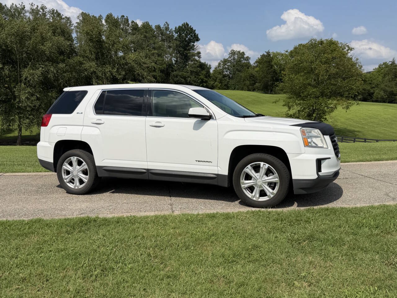 Used 2017 GMC Terrain SLE AWD/4WD image 6
