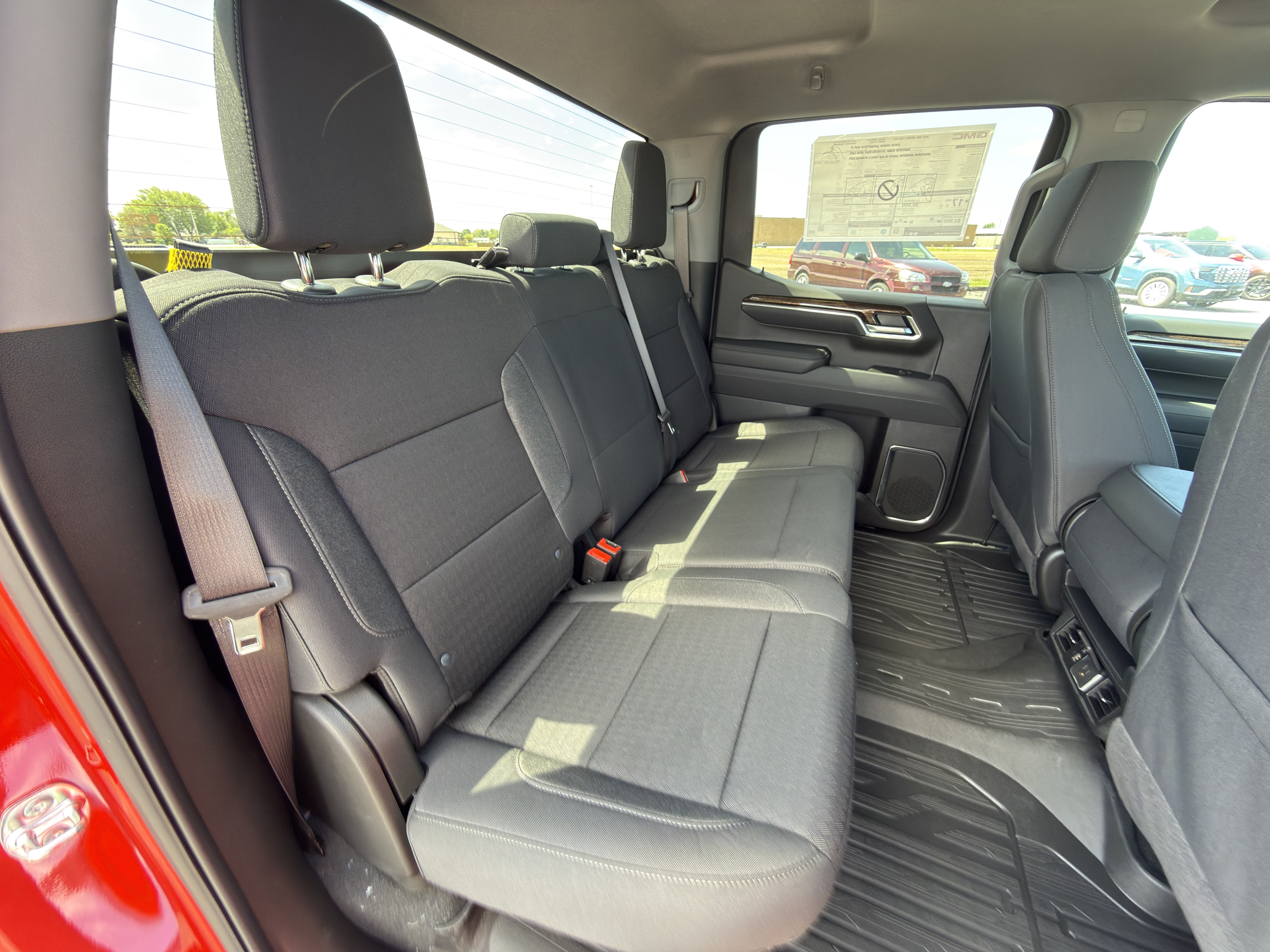 New 2026 GMC Sierra 1500 SLE AWD/4WD image 18