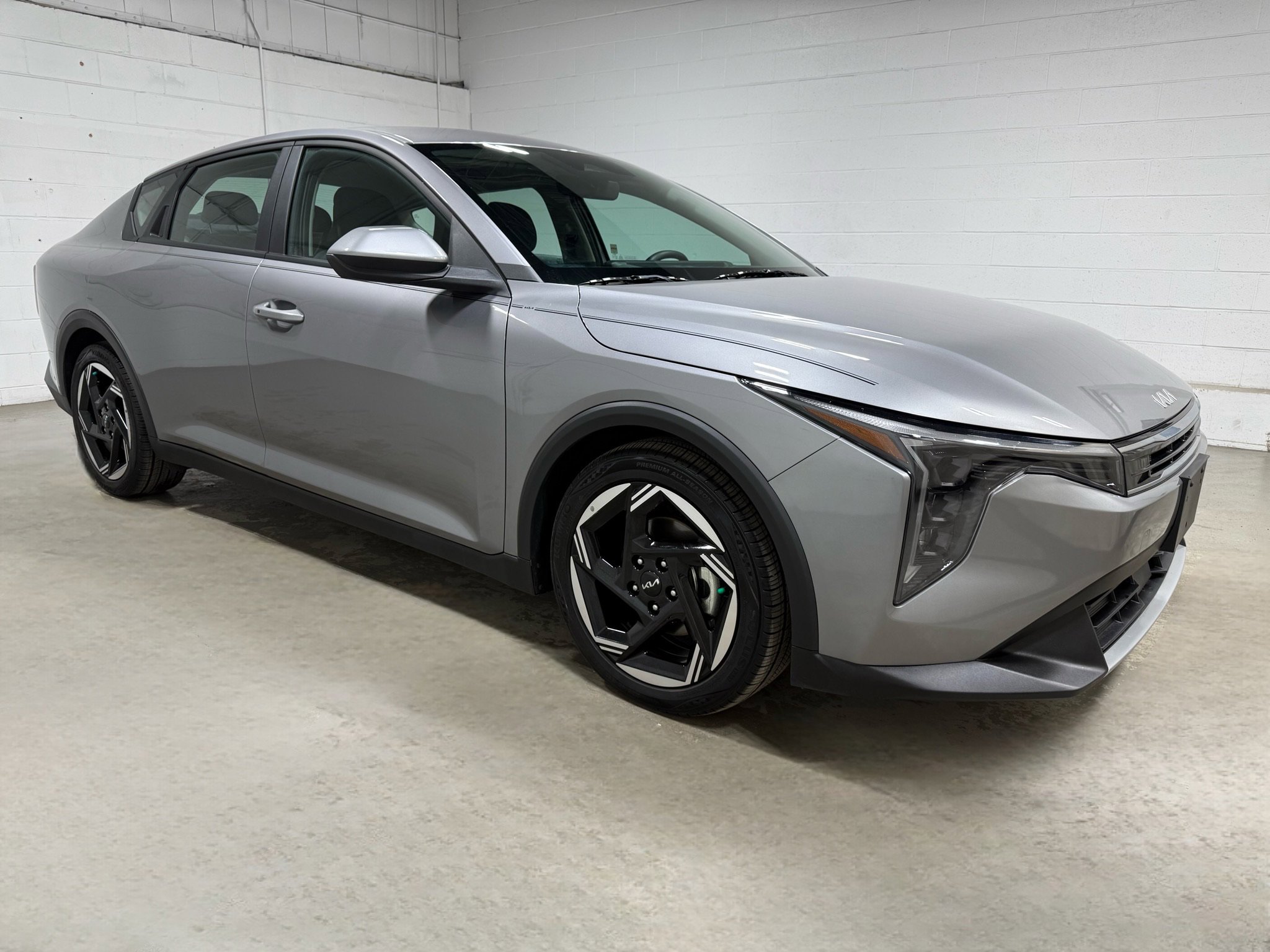 Used 2025 Kia K4 EX FWD image 3